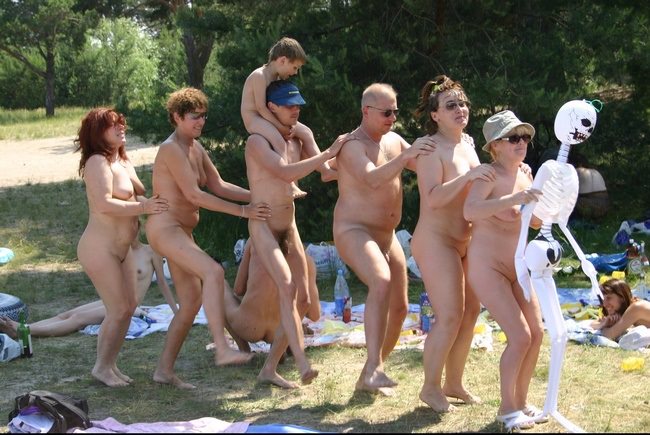 Naturists photo - Kiev in natural freedom Naturists photo - Kiev in natural freedom