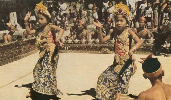 Legong: Dance of the Virgins 1935 naturism retro video [Bali India]